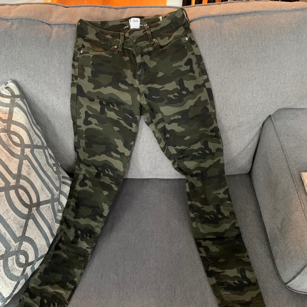 Ladies Rio camo skinny jeans